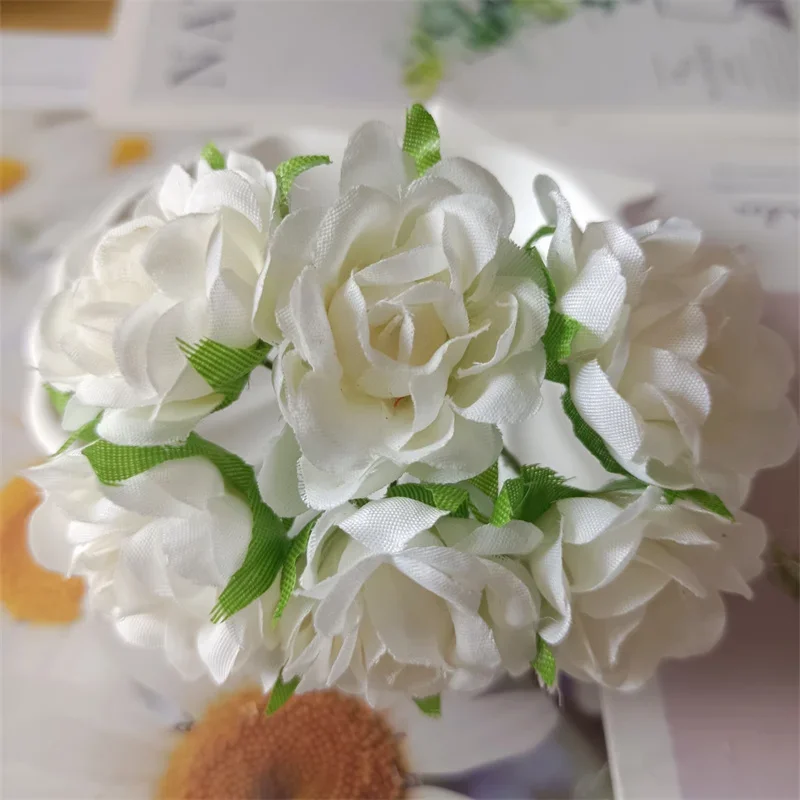 thumbnail image 1 of Lote de 6/10/12/70/90 piezas de bayas de estambre de cereza con flores de marfil híbridas, caja de regalo para tarta de boda y Navidad, decoración de coronas, 1 of 5