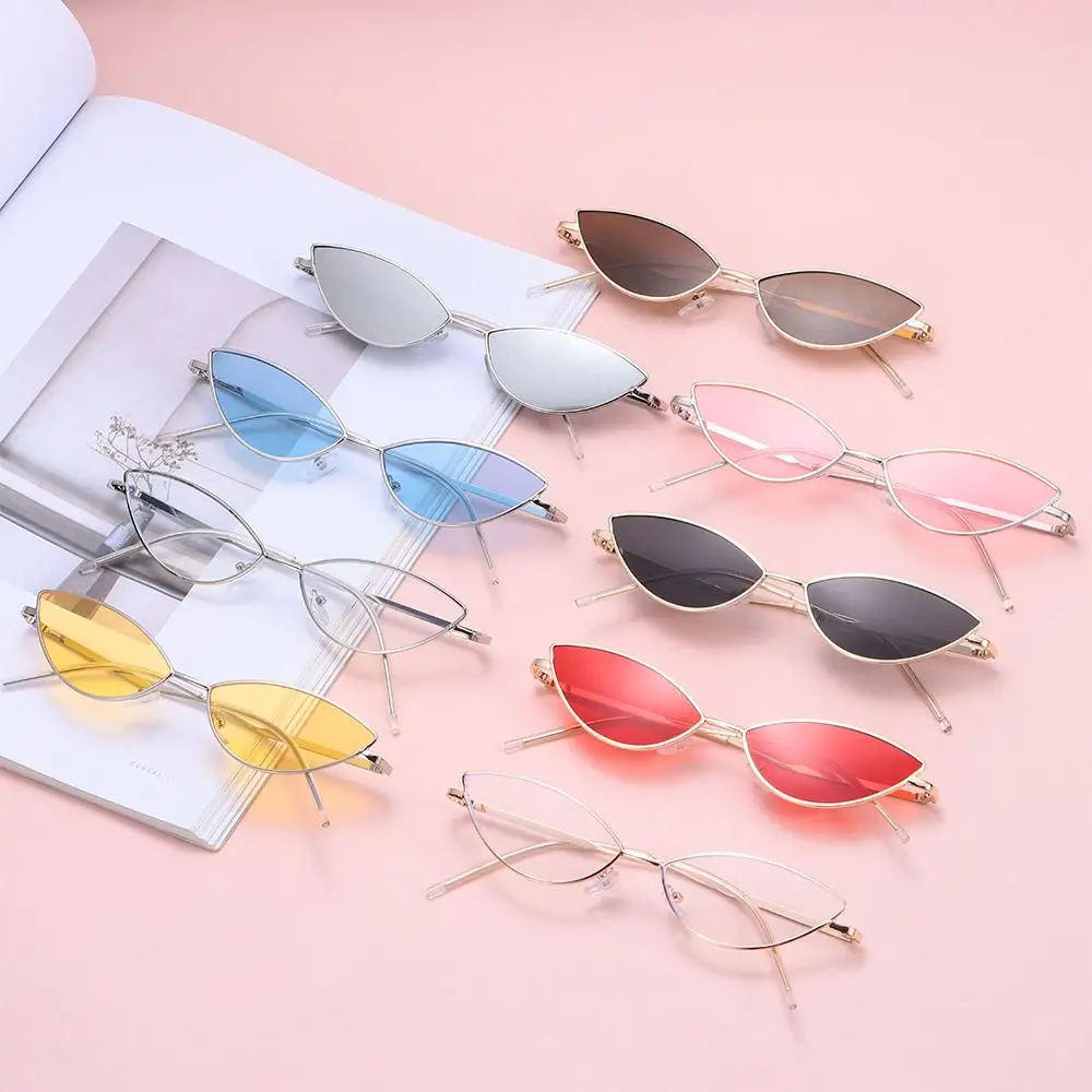 

Petals Shape Arc Temple Design Cat Eye Metal Sunglasses Trendy UV400 Small Retro Shades Colorful Sun Glasses for Women & Men