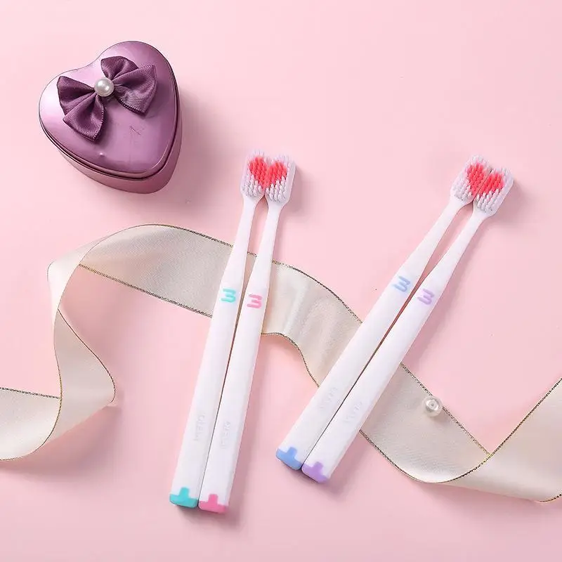 2pcs 부드러운 강모 칫솔 하트 커플 칫솔 치아 친환경 성인 칫솔 치과 관리 여행 필수품