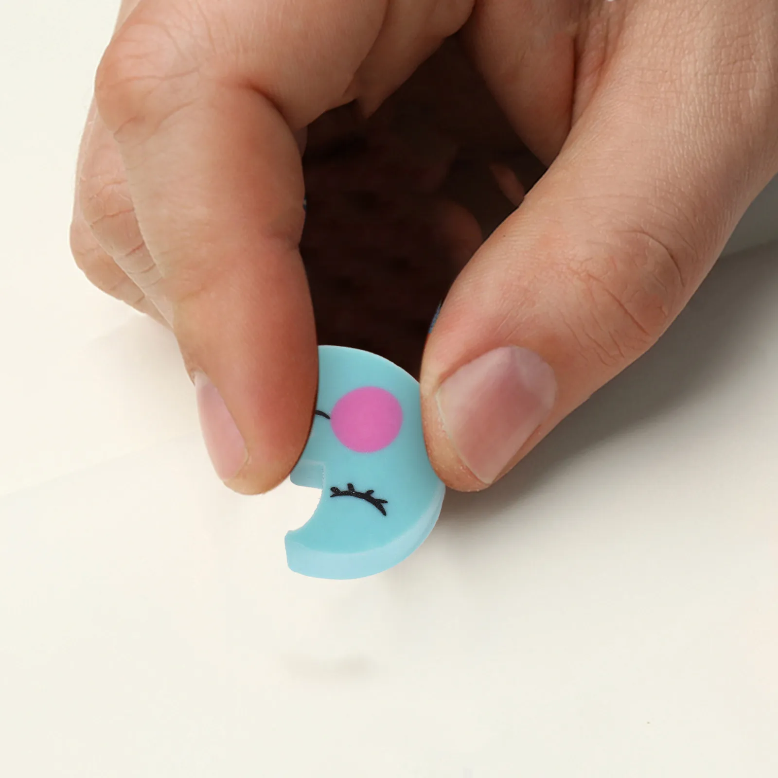 50Pcs 블루 문 미니 지우개 학생들을위한 귀여운 섬세한 카와이 지우개 어린이 지우개 쓰기 용 지우개 컬러 연필 지우기 장