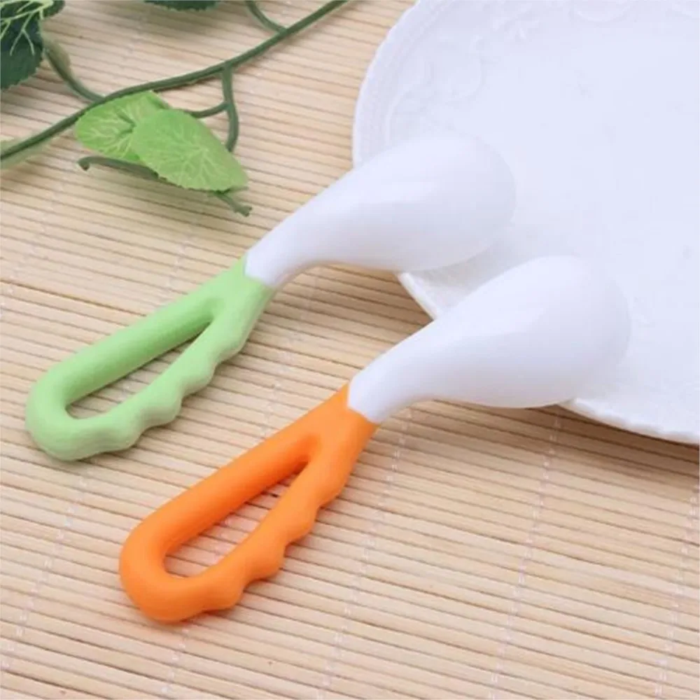 Baby food supplement feeding spoon children's products curved handle easy to grasp children tableware baby diet training