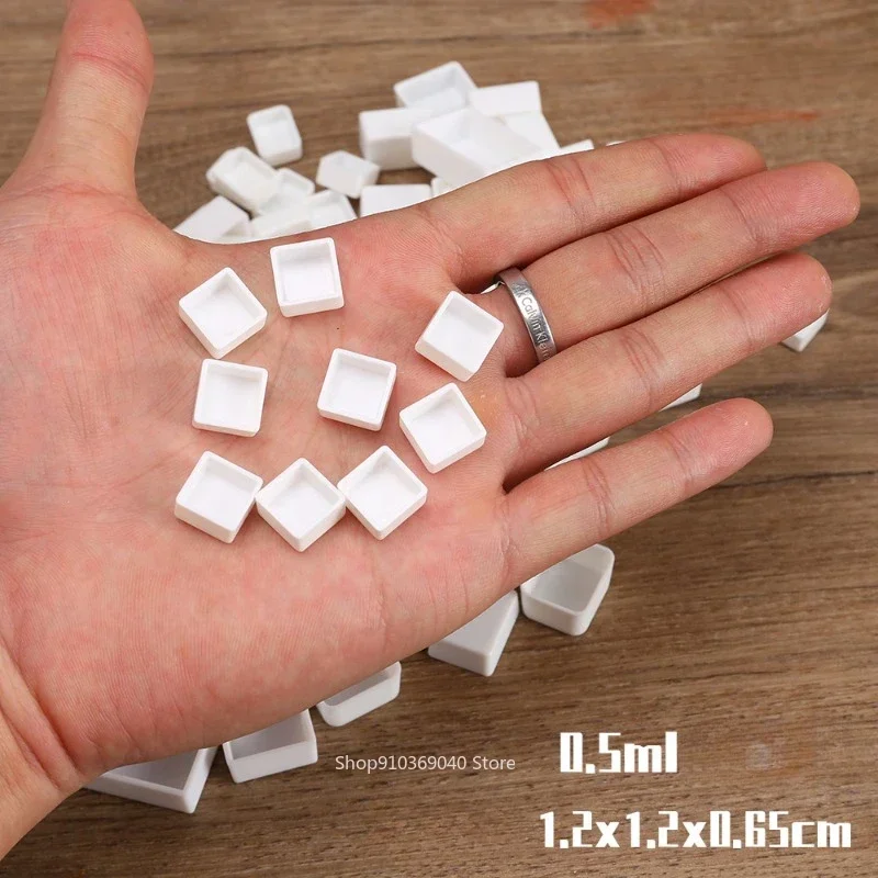 50pcs 0.5/1ml Square Watercolor Paint Pan Plastic Empty Watercolor Half Pans DIY Acrylic Painting Travel Palette Art Supplies color palette watercolor palette watercolor paint pans