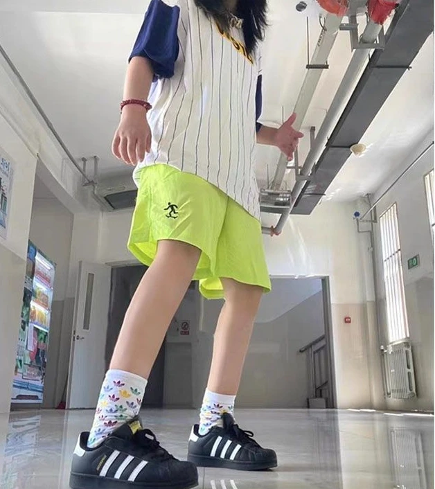 American street retro dopamine sports shorts women's summer loose high-waist straight casual casual pants   y2k emo ins eam