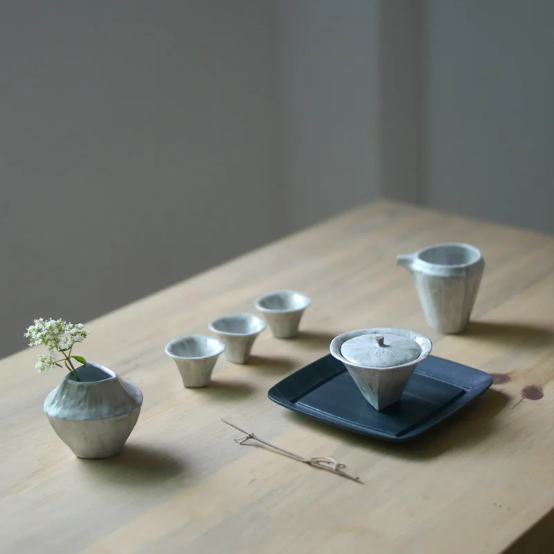 130ML Japanese Style Coarse Pottery Tea Tureen Creative Triangle Ceramic Gaiwan Boutique Small Tea Maker Bowl Kung Fu Teaware