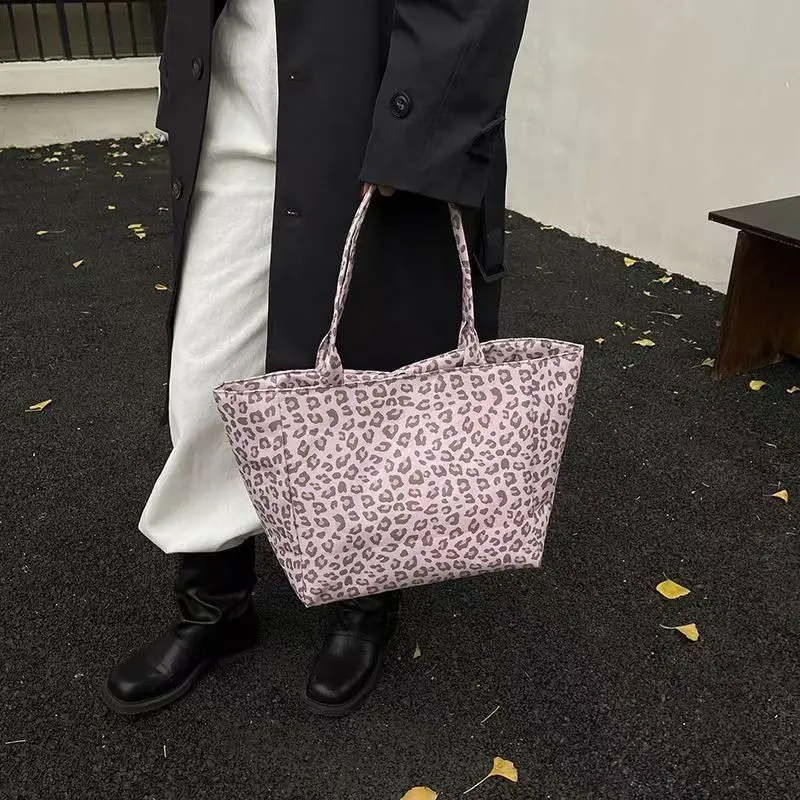 Leopardenmuster-Canvas-Tragetasche für Damen, große Kapazität, lässige Umhängetasche, tägliche Pendler-Handtasche zum Einkaufen, Arbeiten, Reisen – Detail 7