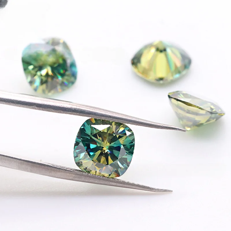 

1-3ct Cushion Cut Green Color Moissanite Diamond Stone Certified VVS1 Geometric Moissanite Loose Bead with Gra Pass Tester