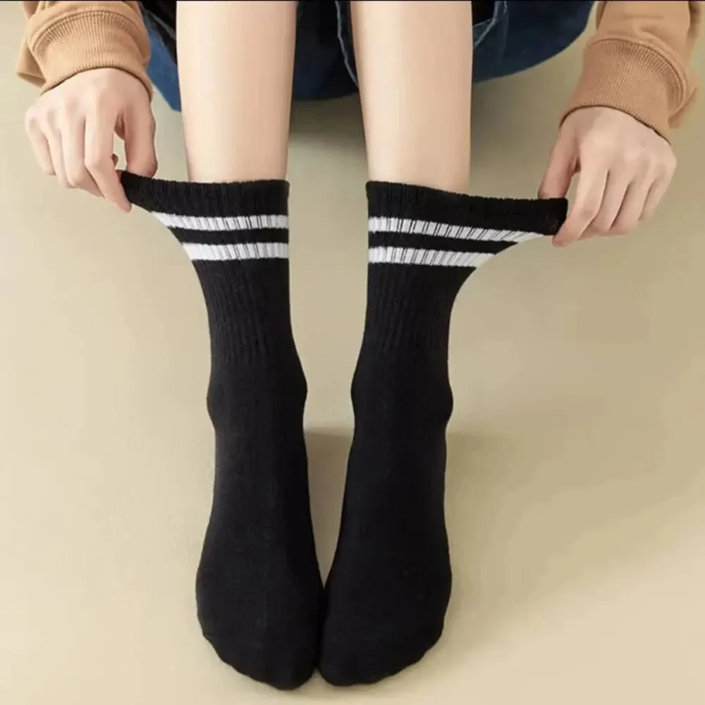 Women Mid Tube Socks 3/6 Pairs Fashion Breathable Sports Socks Classic Parallel Bar Pattern Sweat Wicking Non Pilling Girl sports socks