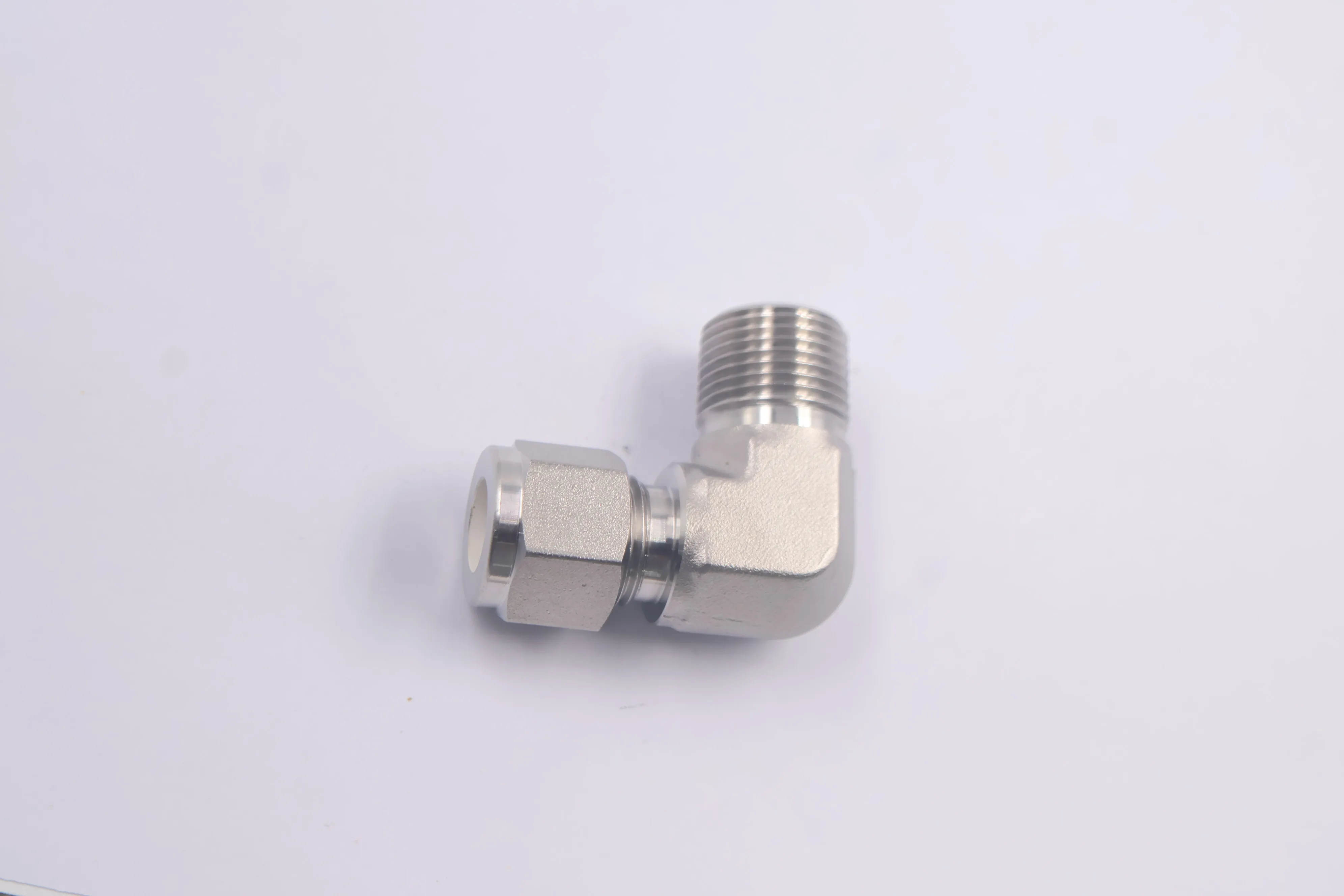 SS-810-2-6RT, Stainless Stee,Fitting, Male Elbow, 1/2 in. Tube ODx3/8 in. Male ISO Tapered Thread, Can Combination with Swagelok