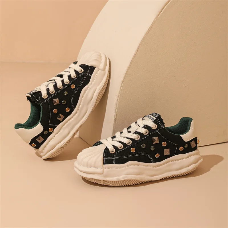 thumbnail image 1 of 2022 verano estilo coreano casual mujer nuevo diseño lona remaches zapatos plataforma zapatos cordones zapatillas zapatos, 1 of 5