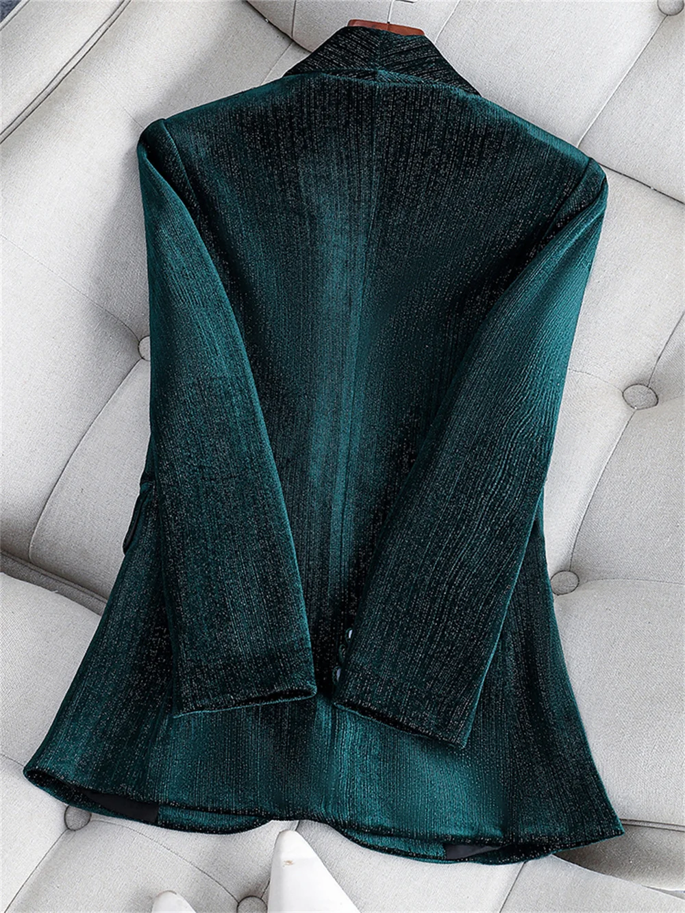 Рисунок 5 - Женский однотонный Блейзер на одной пуговице