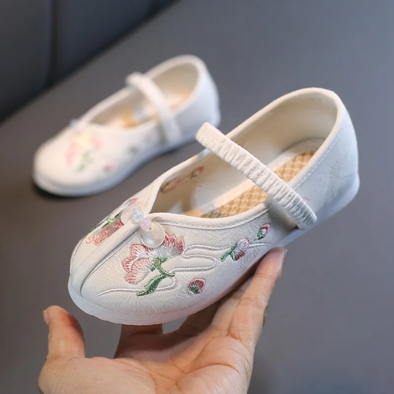Girls Embroidered Shoes Beijing Traditional Cloth Shoes Dance Shoes Performance Small White Shoes