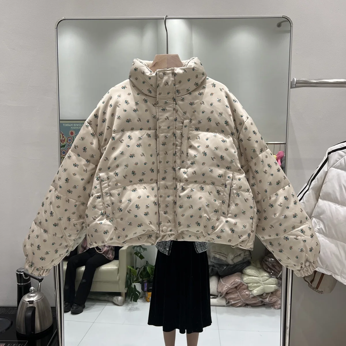 Korean Style Women's Stand-up Collar Down Jacket 2023 Winter New woman Digital Printing Satin Floral Short White Duck Down Coats