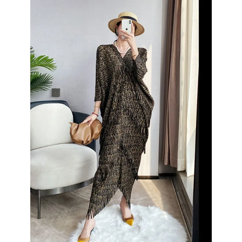 

GGHK Miyake Pleated Spliced Tassel Dress V-Neck Batwing Sleeve Long Autumn New 2023 Elegant Women Fashion Plus Size Clothes