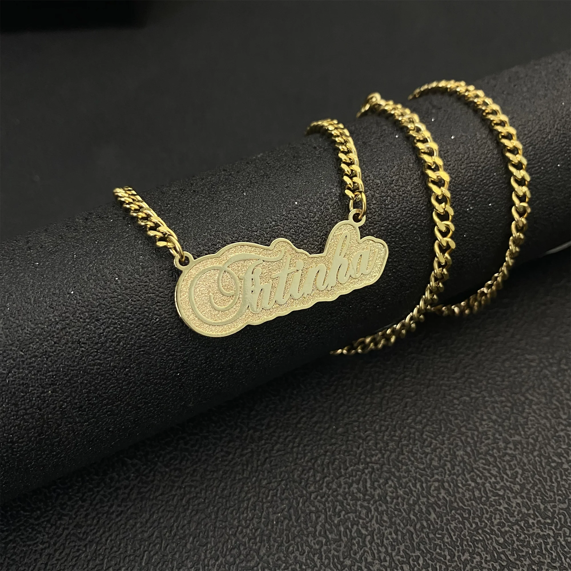 Collana con nome personalizzato inciso, catena cubana, placca in acciaio inossidabile personalizzata, ciondolo con lettera personalizzata per donne/ragazze_voghion.com