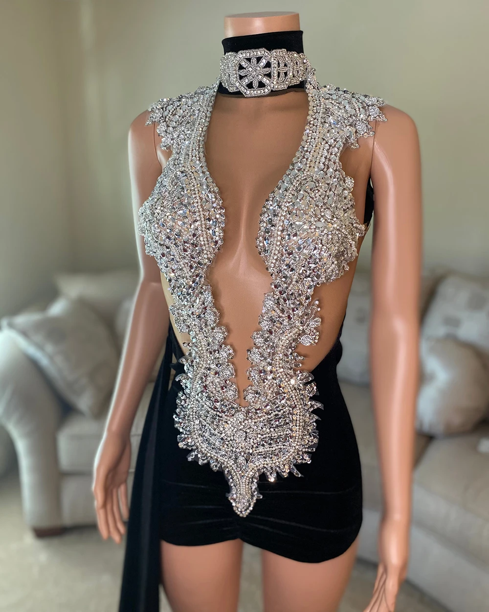 

Diamond Black Short Party Prom Dresses 2023 Luxury Silver Beads Crystals Sheer Top African Girl Birthday Cocktail Gowns