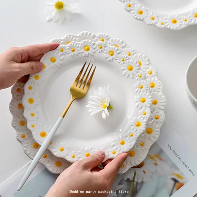 Ceramic Embossed Little Daisy Plate Dinner Household Dishes Rice Soup Bowl Meal Plate Bakeware Kitchen Tableware 1pcs