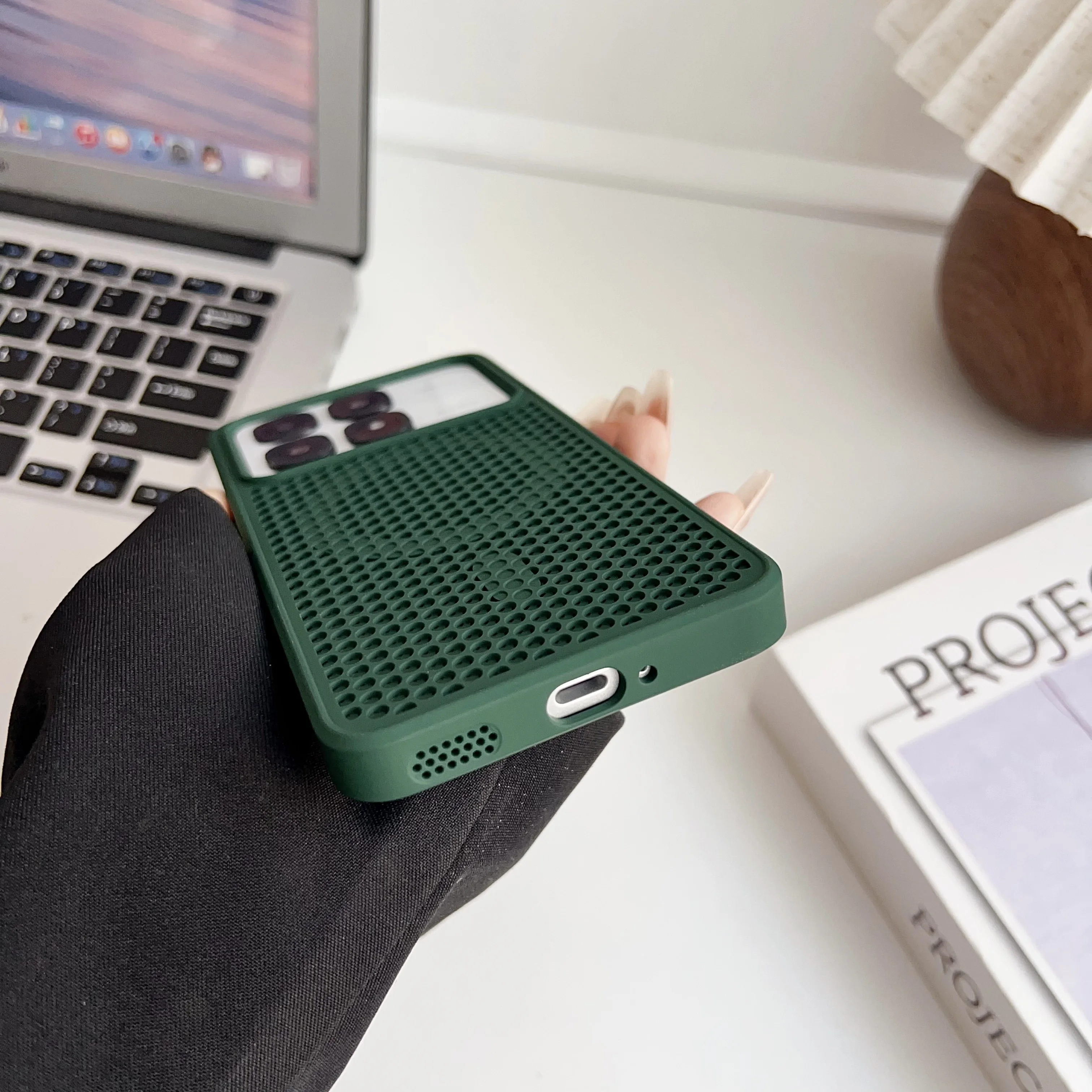 Premium Magnetic Wireless Charging Case with Heat Dissipation Design