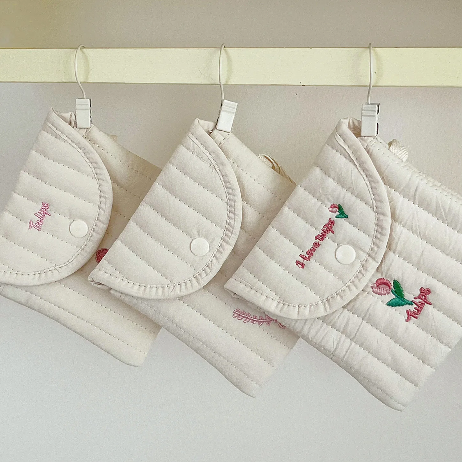 1pc 15 x 16CM Cherry Bear Cute Cosmetic Bag Travel Change Sanitary Napkin Storage Bag Carrying Mini Lipstick Bags Case Pouch