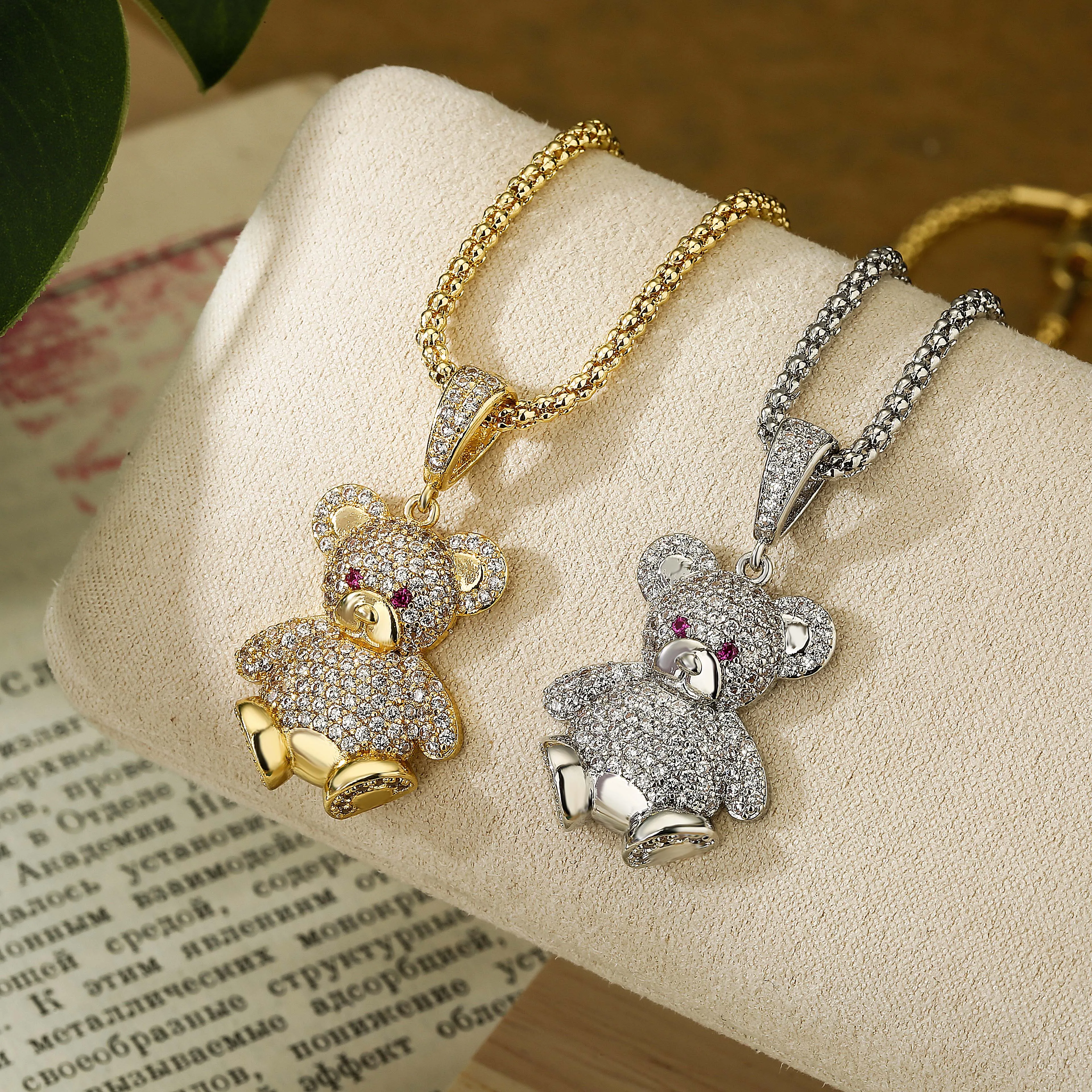 Ожерелье с милой медведем HECHENG, ювелирные изделия для женщин, микро-Шипованная медведь, ожерелье в стиле хип-хоп из латуни с покрытием из 18-каратного золота