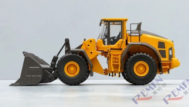 L180H Wheel Loader 1/50 Scale Diecast Model New in Original Box