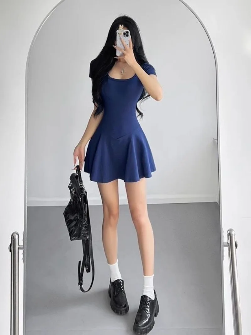 فستان نسائي قصير بياقة مربعة سوداء ، ملابس نسائية...