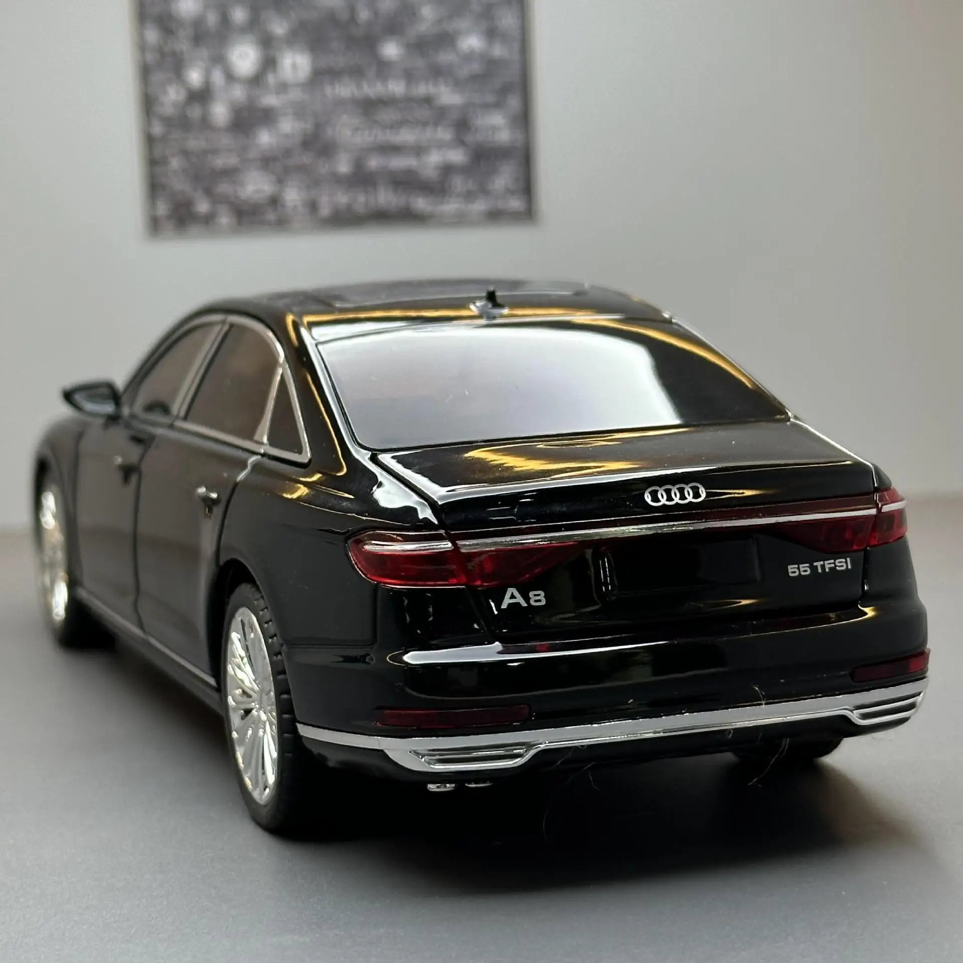 1/24 アウディA8 ミニカー Audi A8 セダン 黒　新品 1/24 アウディA8 ミニカー Audi A8 セダン 黒 新品 - メルカリ