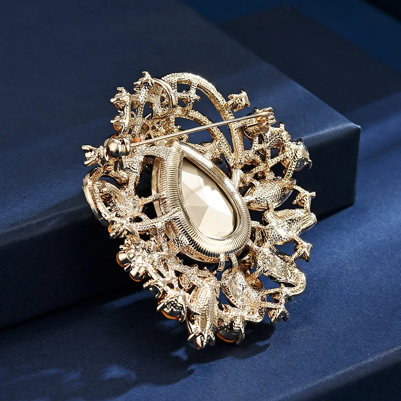 Light Luxury High-grade Corsage Retro Exquisite Austrian Crystal Brooches Female Temperament Wedding Accessories Pins Jewelry