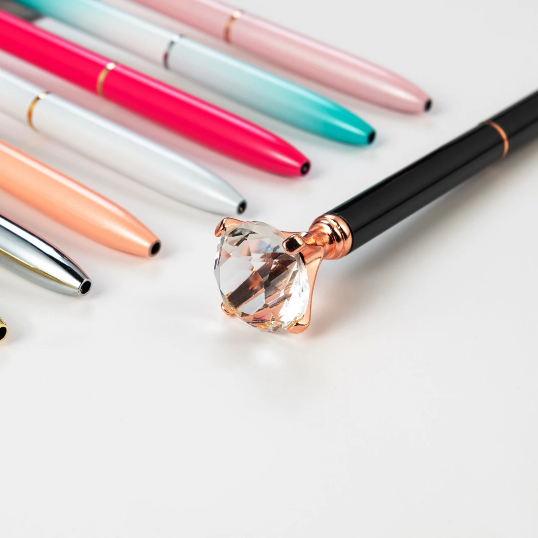 Рисунок 2 - большая шариковая ручка со стразами