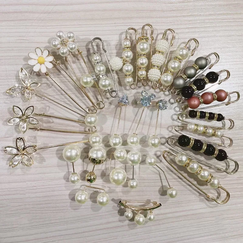 8 Pcs Rhinestone & Faux Pearl Decor Brooch Pin Cute Metal Waist Tightener Elegant Buckle Clothing Accessory