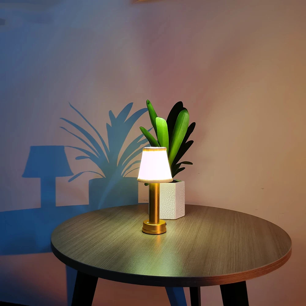 Bicoca, lampe LED sans fil Marset intensité réglable