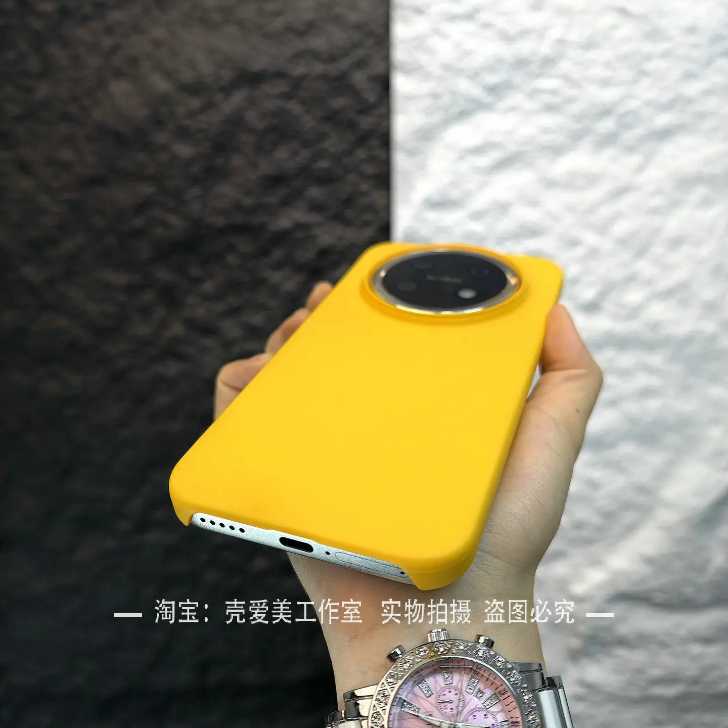 Sleek Matte Slim Protective Case - Fashionable Skin-Friendly Bumper Cover