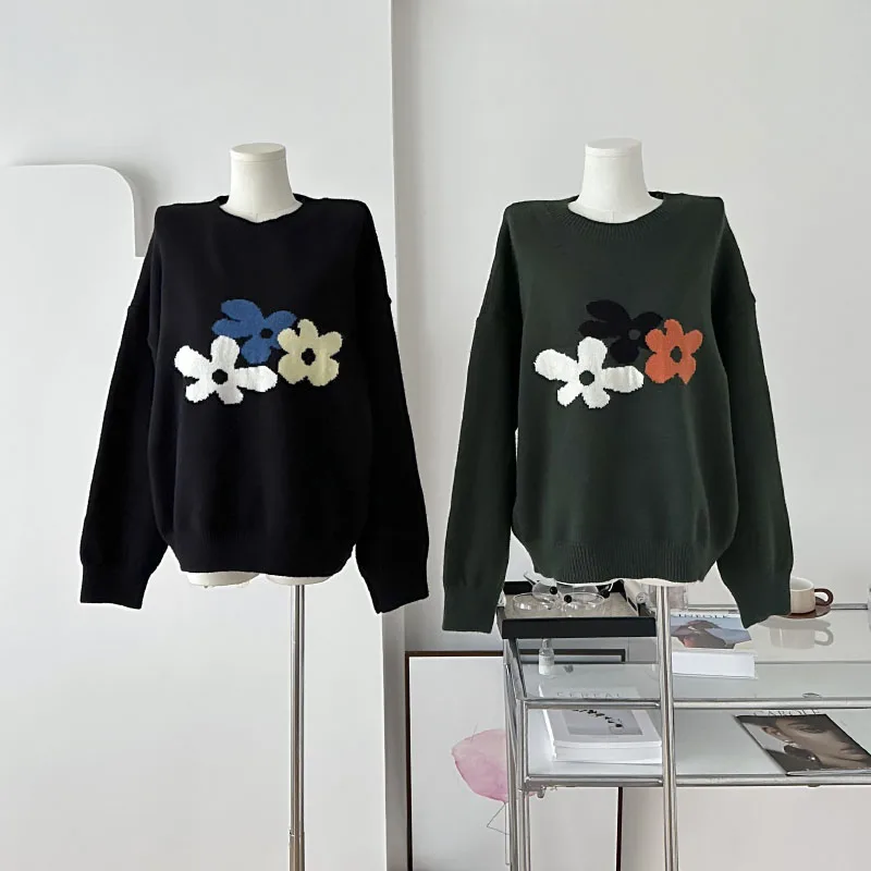 

Женский трикотажный свитер с круглым вырезом и длинным рукавом