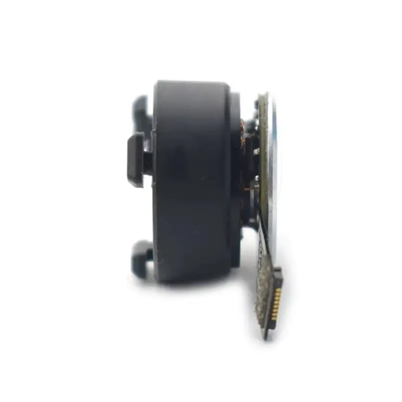 Moteur de cardan pour DJI Mini 3 Pro, pièce de rechange avec housse, sur fond neutre.