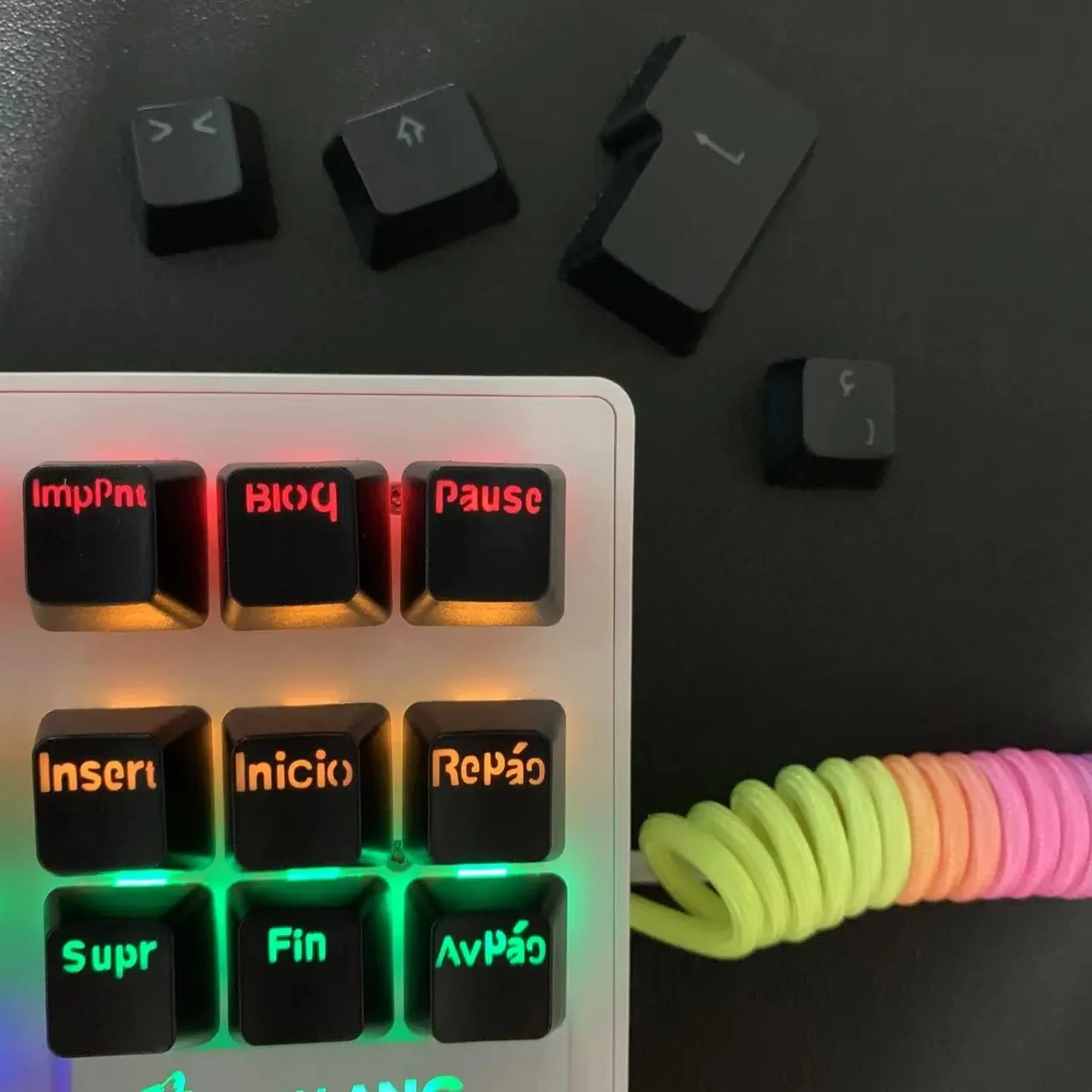 PBT, Conjunto completo de 117 teclas, Layout ISO, Russo, Coreano, Espanhol