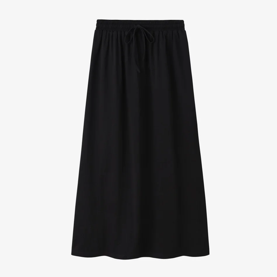 black skirt