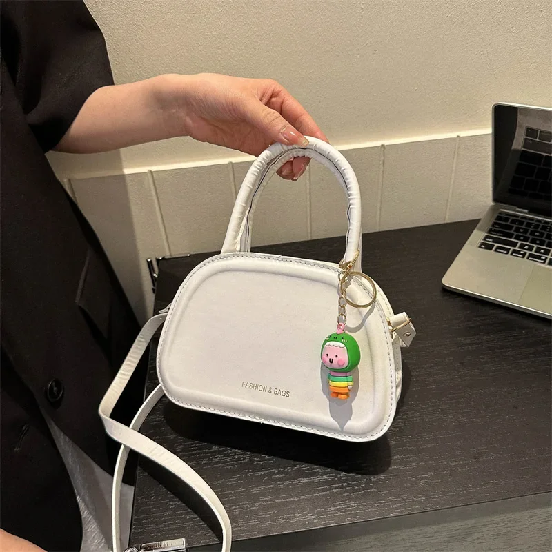 

High-end Niche, Half Round Bags, Cute Pendants for Women, Fashionable and Versatile Single Shoulder Crossbody Bags, Handbags