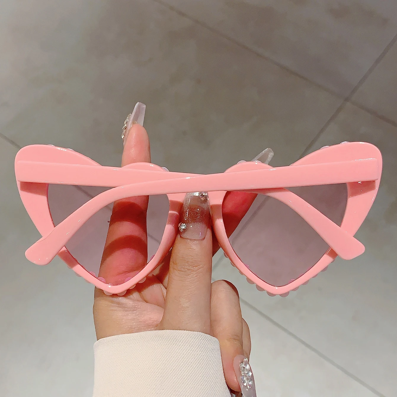 KAMMPT Stilvolle Herz-Designer-Sonnenbrille, weiße Perle, Bonbonfarben, Dekor, Sonnenbrille, Modemarke, rosa Strand-Sonnenbrille für Damen – Detail 9