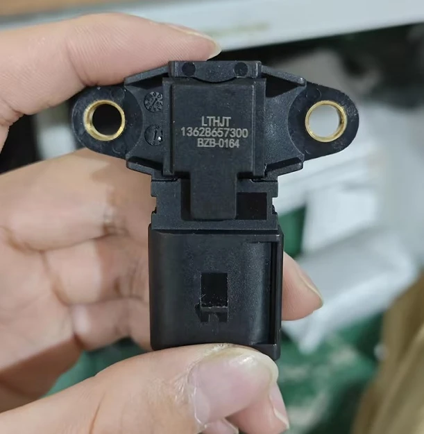Intake Manifold Pressure Sensor For BMW E81 E82 E87 E88 E46 E90 E91 E92 E93 E60 E61 Intake Pressure Sensor