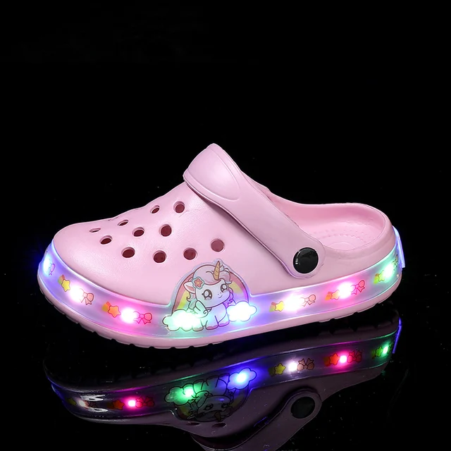 Sandales légères pour filles, chaussures de plage d'été pour enfants, imprimées de dessins animés roses, antidérapantes, Design classique, sabots décontractés pour enfants 1