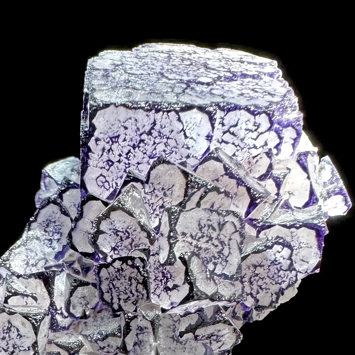 QR code purple-bordered fluorite natural mineral crystal ore