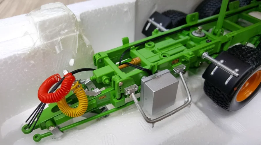 Saa06de9051b046f6abc8d873a1f4844d4