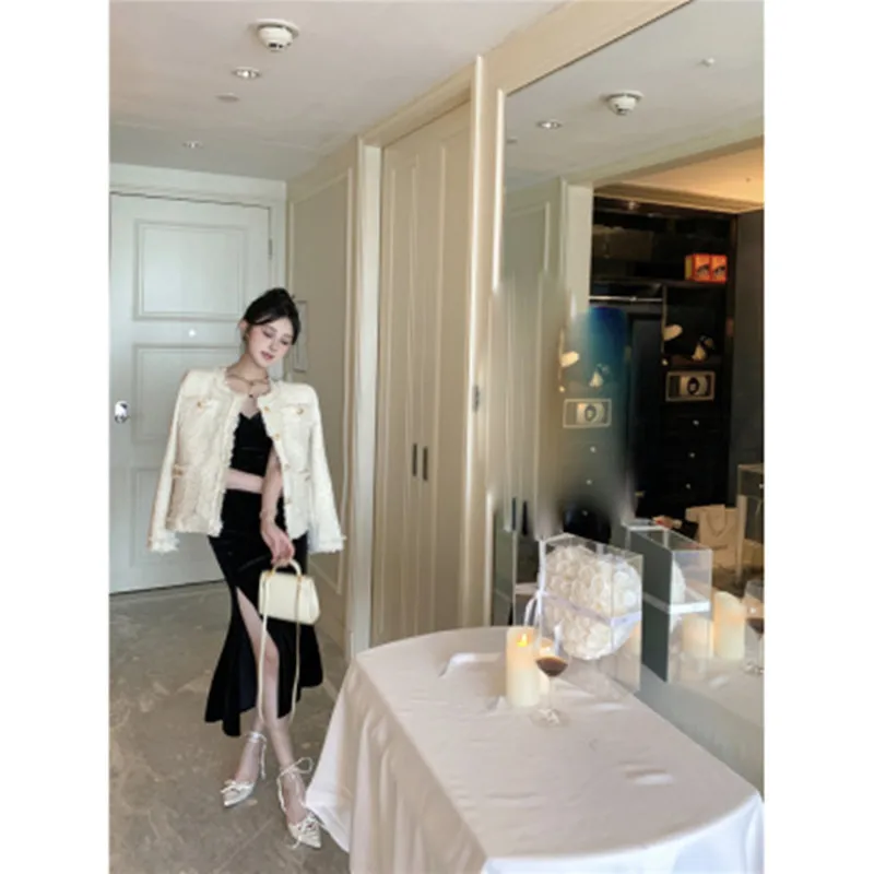 Autumn New French temperament Small Fragrance Short Coat Women's Long sleeve O- neck  Fashion  Elegant Chic Outwear Coat Casacos