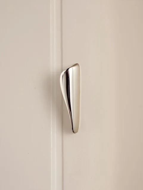 มือจับเฟอร์นิเจอร์ทองเหลืองดีไซน์สร้างสรรค์จาก Goo-Ki สไตล์โมเดิร์นมินิมอล สำหรับตู้ บาร์ รูปทรงเห็ด ใช้สำหรับฮาร์ดแวร์เฟอร์นิเจอร์ 1