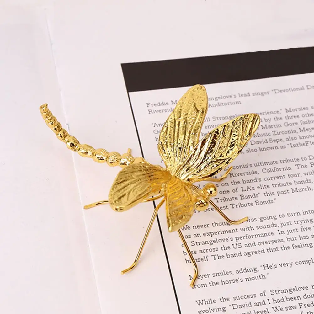 

Creative Design Home Decor Metal Dragonfly Sculpture for Home Office Garden Decor Golden Insect Ornament Figurine