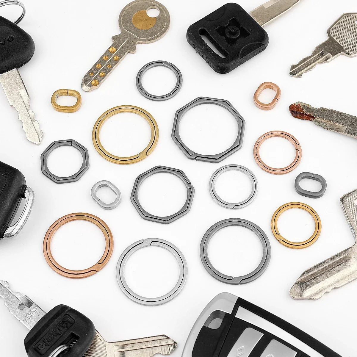 Titanium Super Lightweight Keychain - Sleek and Durable EDC Tool for Car Keys and Accessories