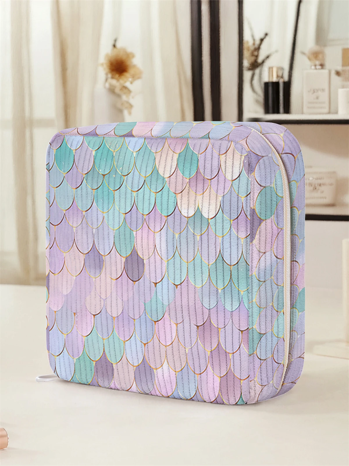 Fish scale pattern printed sanitary napkin storage bag, women's lightweight tissue bag, sanitary tissue bag