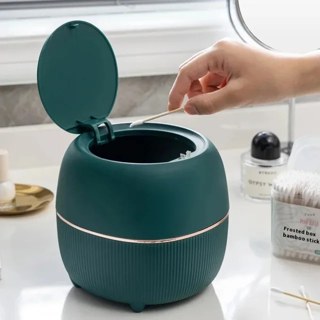 ถังขยะตั้งโต๊ะดีไซน์หรูหราขนาดเล็ก พร้อมฝาเปิด-ปิดอัตโนมัติ เหมาะสำหรับห้องครัว ห้องนอน ใช้เก็บของแต่งหน้า หรือขยะ 2