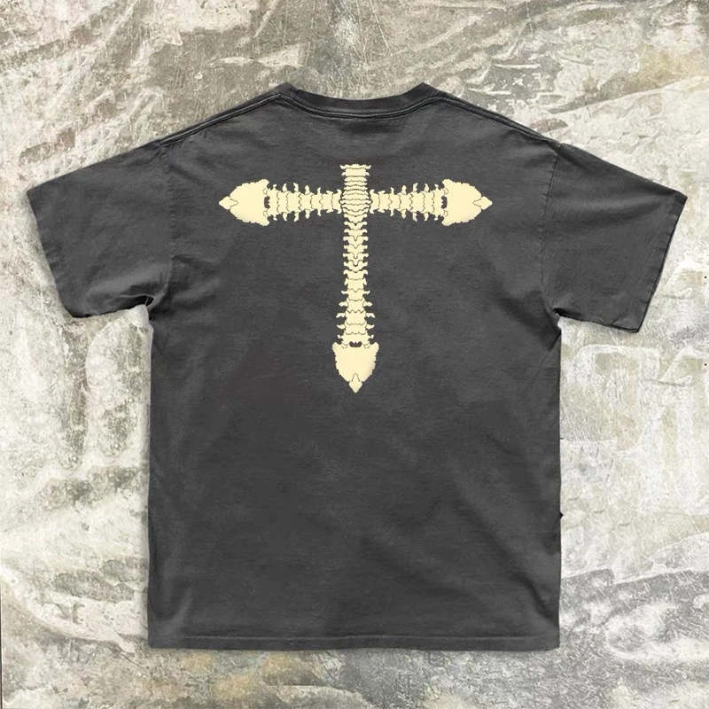 Camiseta con estampado de esqueleto - True Deals Club