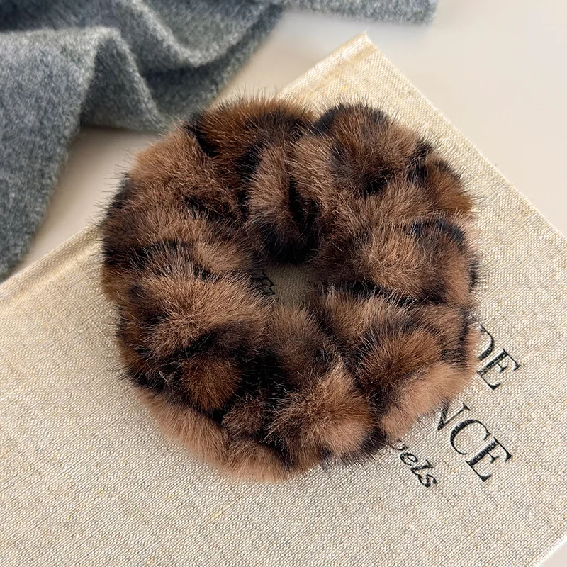 Herbst/Winter-Plüsch-Haargummi mit Leopardenmuster für Damen, elegantes und raffiniertes Haar-Accessoire für Pferdeschwänze – Detail 7