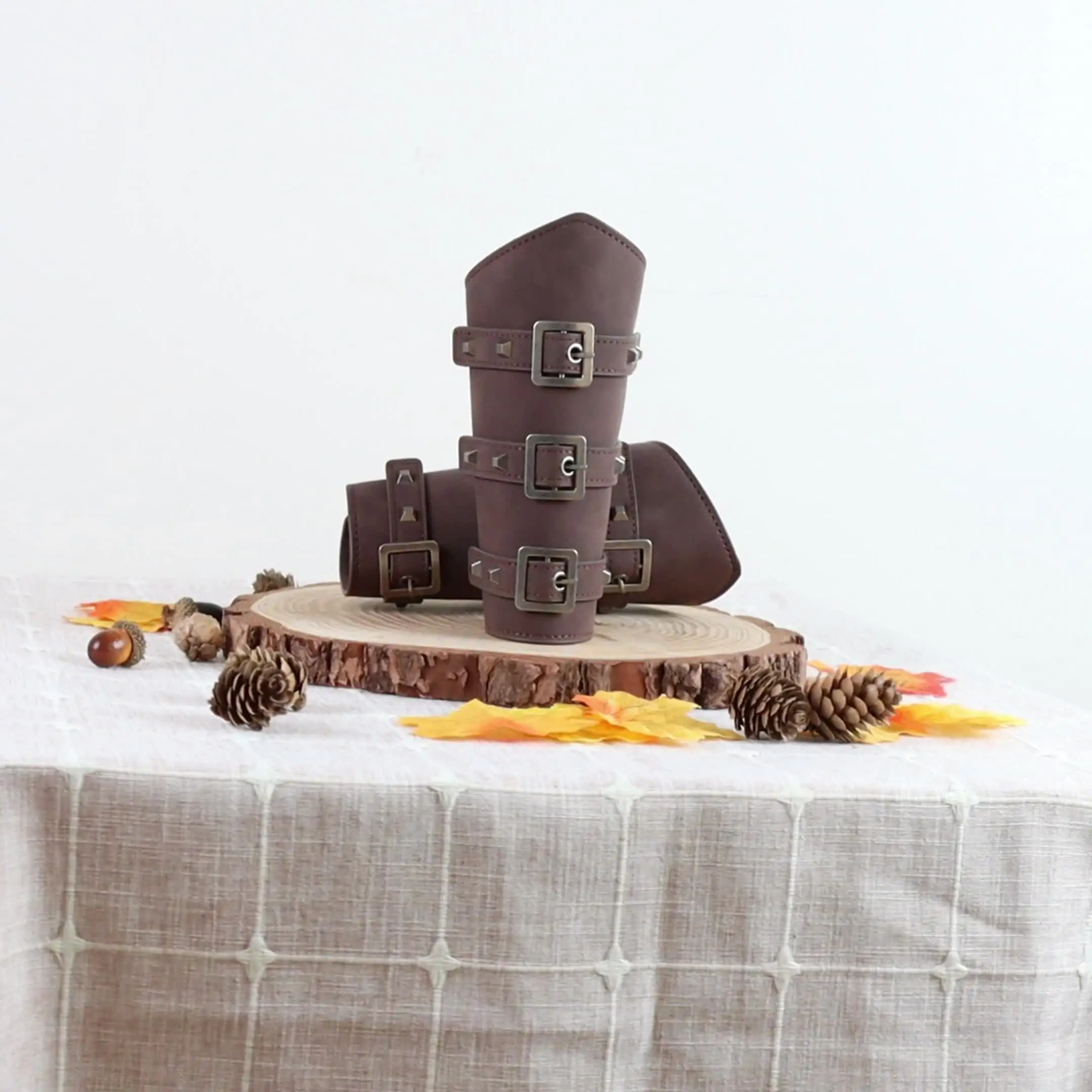 Costume Medievale Uomo Set Completo | Abito Rinascimentale Con Cintura, Protezioni Polsi E Accessori - Foto 7